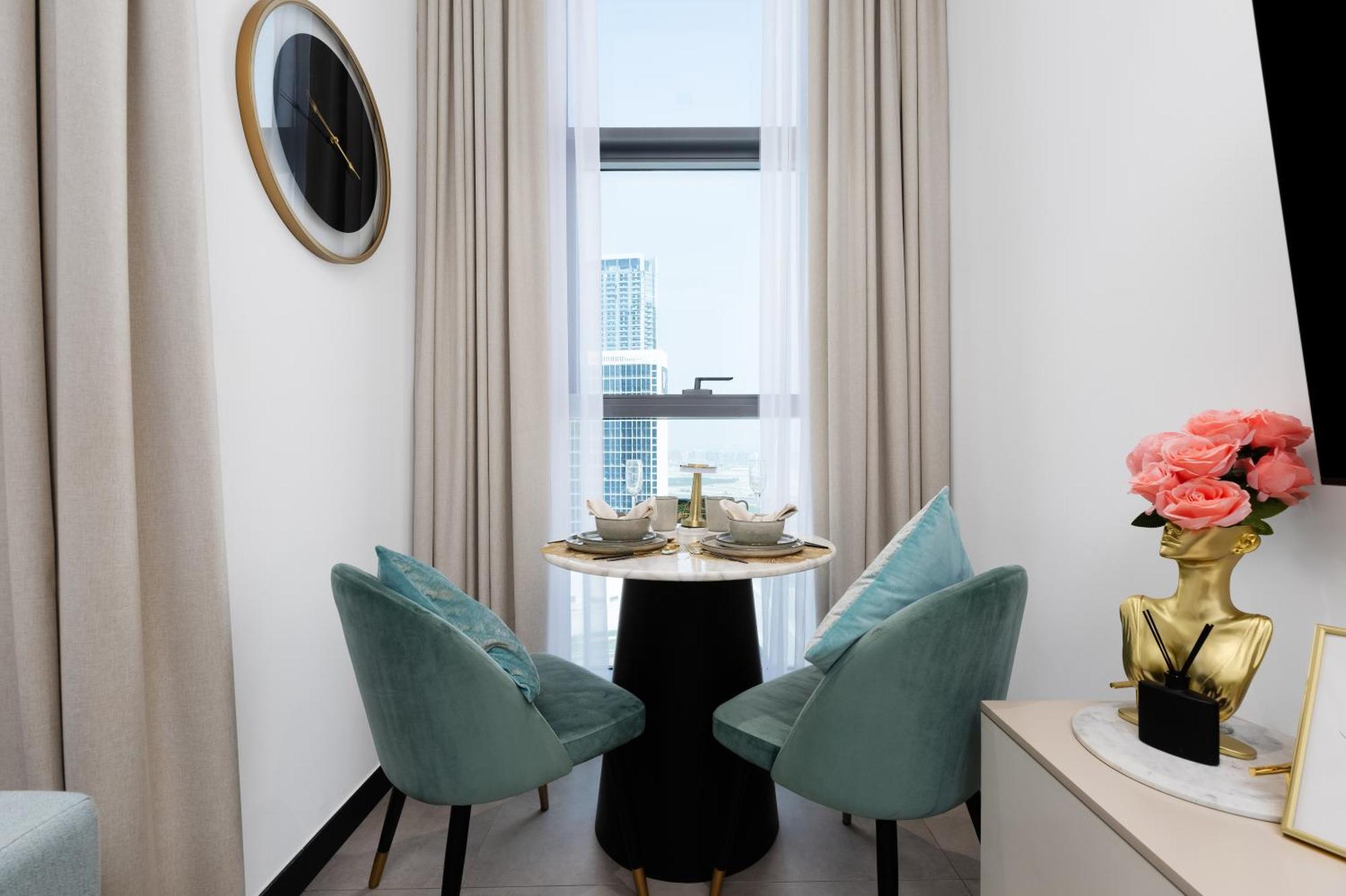 Waves - Sophisticated Living In Business Bay, Apartamento Dubái