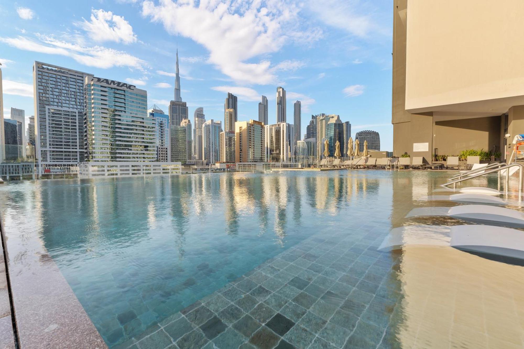 Waves - Sophisticated Living In Business Bay, Apartamento Dubái