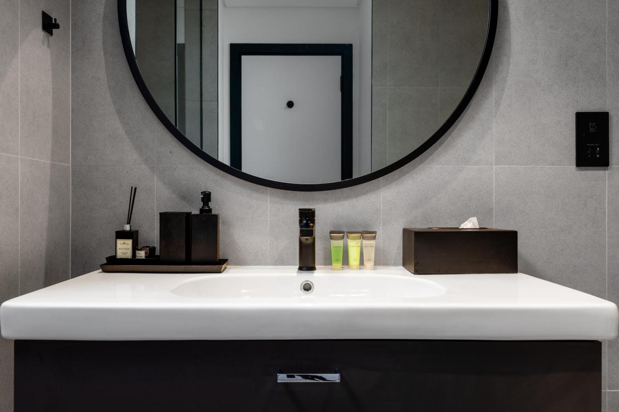 Apartamento Waves - Sophisticated Living In Business Bay, *