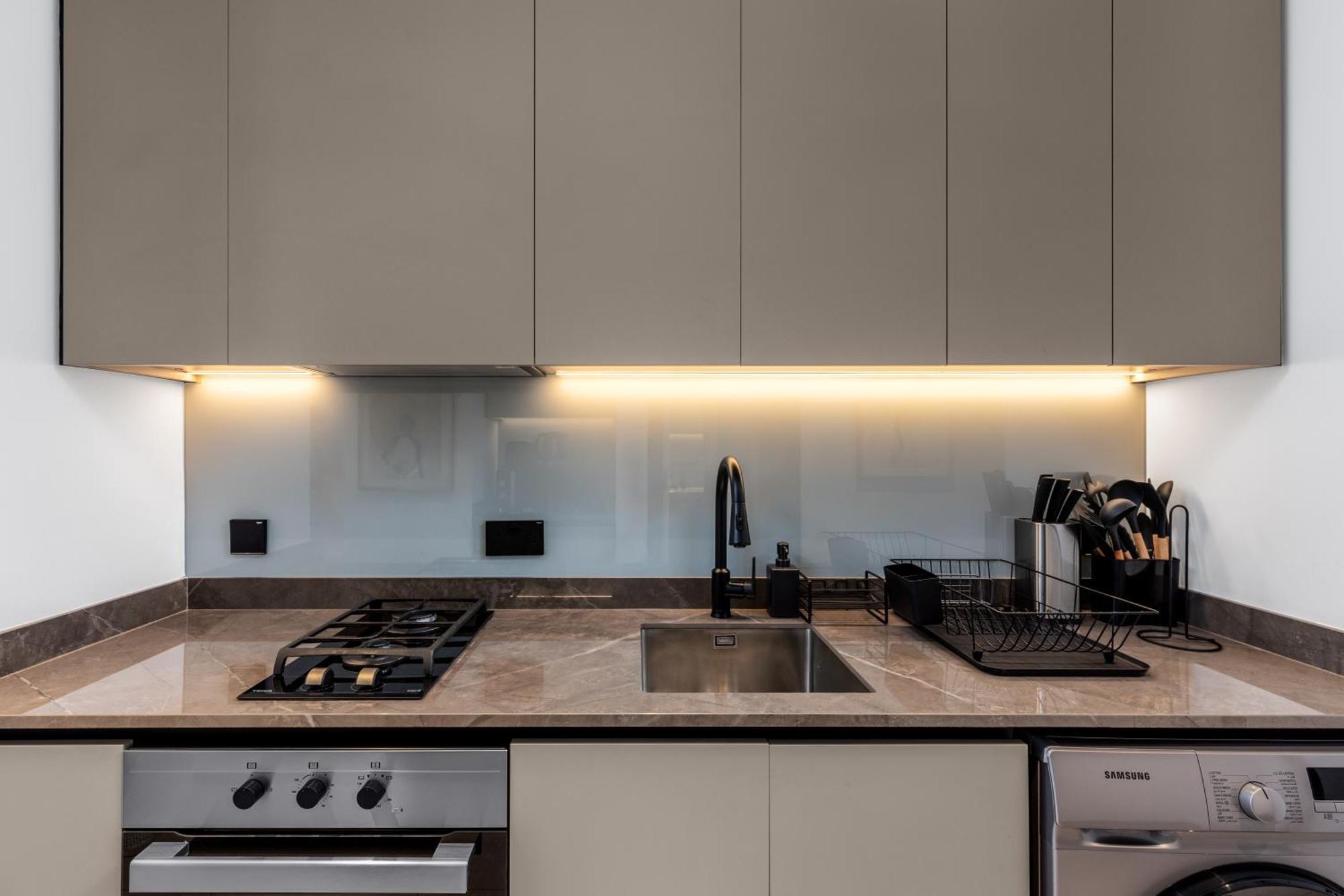 Apartamento Waves - Sophisticated Living In Business Bay, Dubái