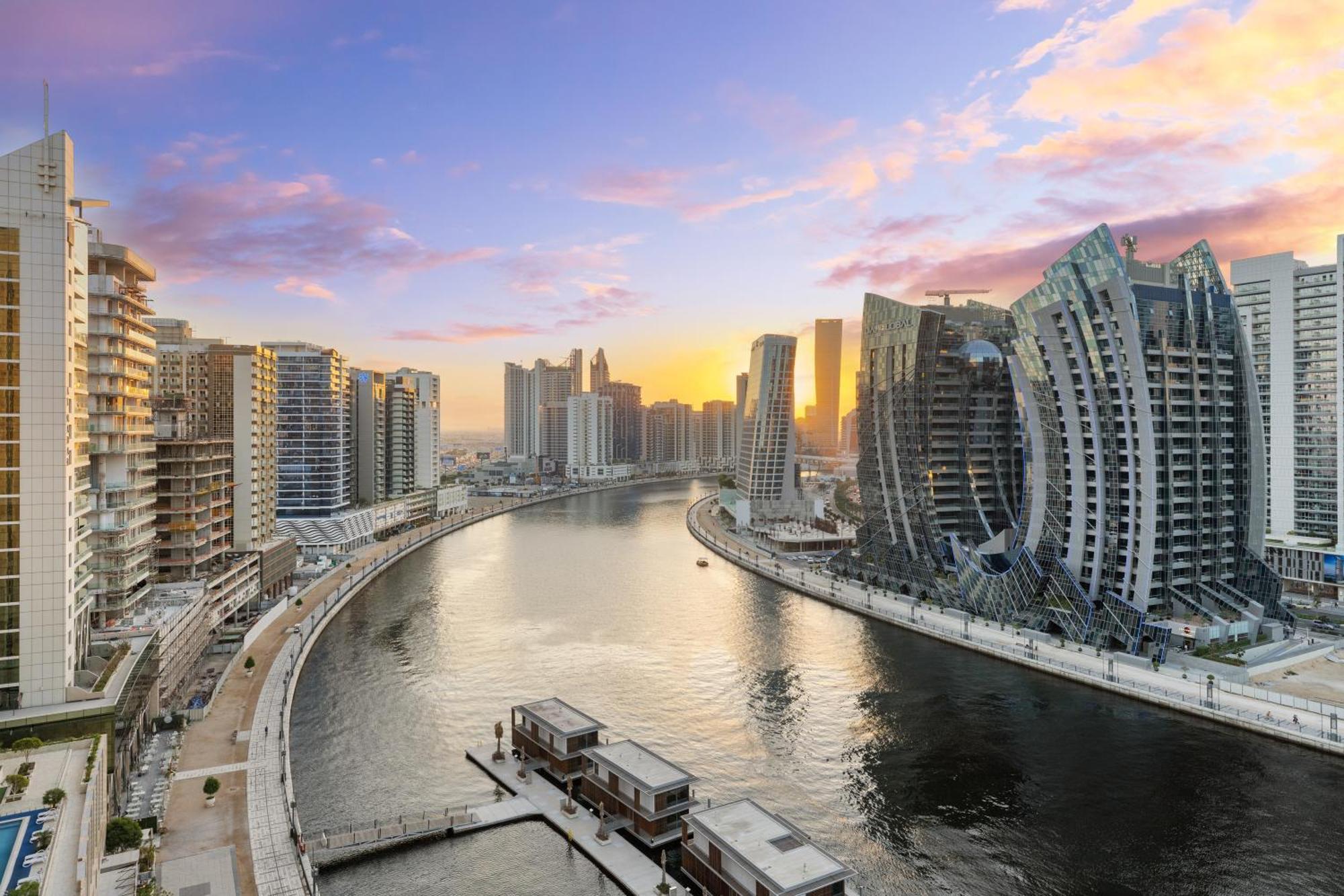 Apartamento Waves - Sophisticated Living In Business Bay, Dubái