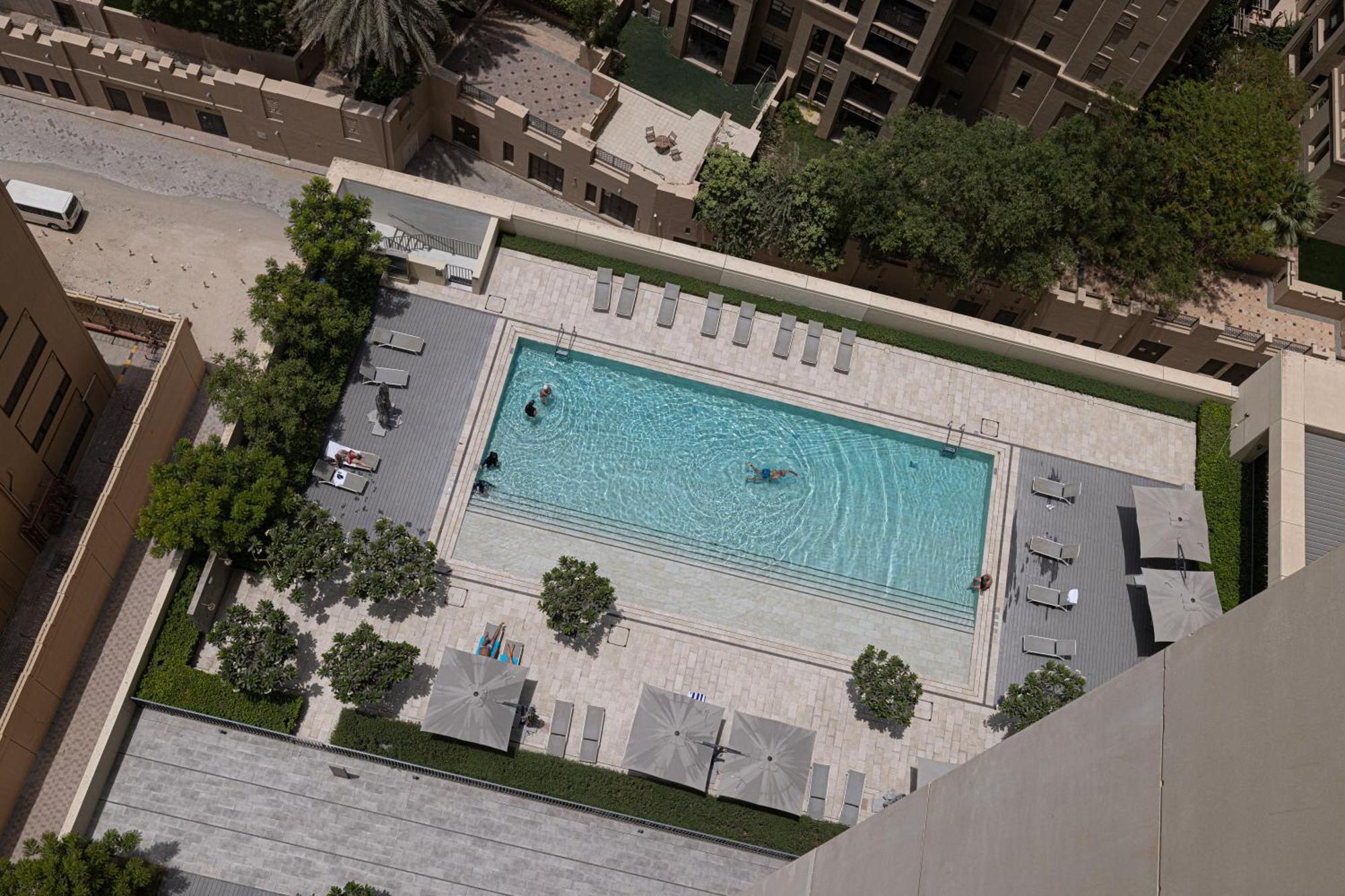 5 Minute Walk To The Fountains! Full Burj Khalifa View! 5-star Pool & Gym! * Dubaï