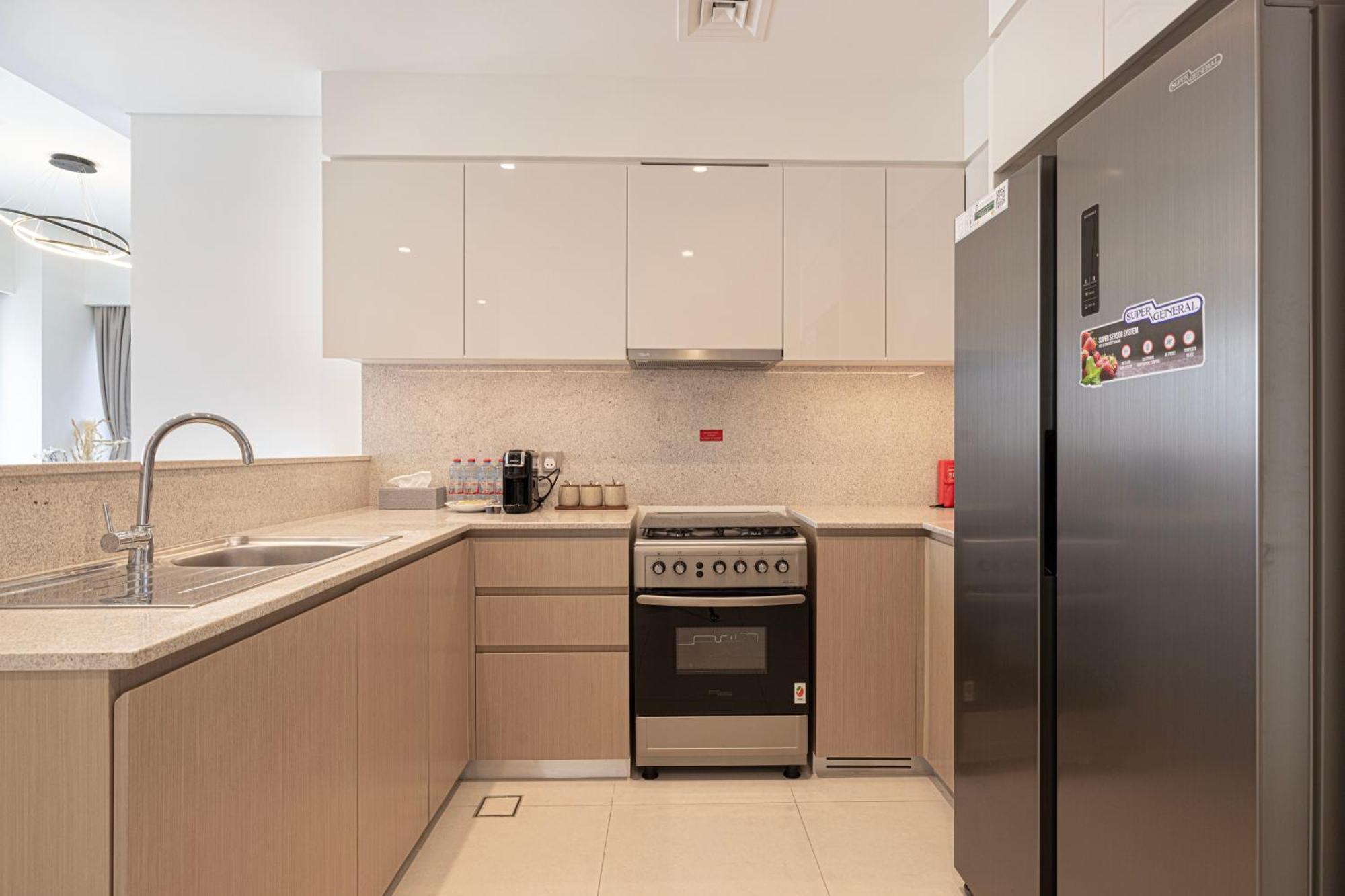 5 Minute Walk To The Fountains! Full Burj Khalifa View! 5-star Pool & Gym! Dubaï