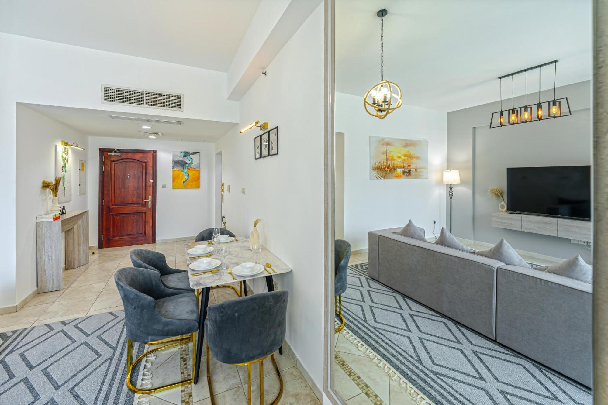 Savis Homes- Modern & Stylish Marina View * Dubái