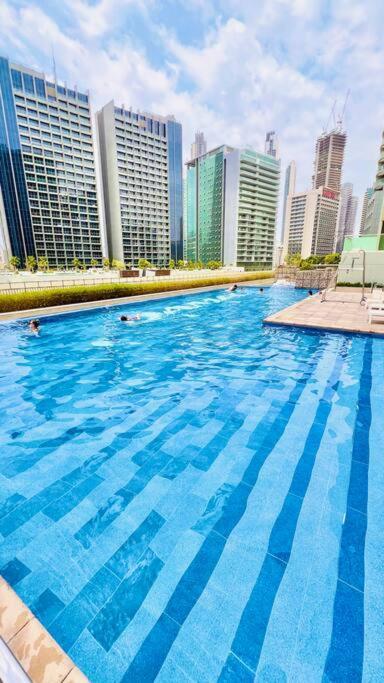 Gorgeous 2br With Full Burj Khalifa View, 5 Mins From Mall Dubai