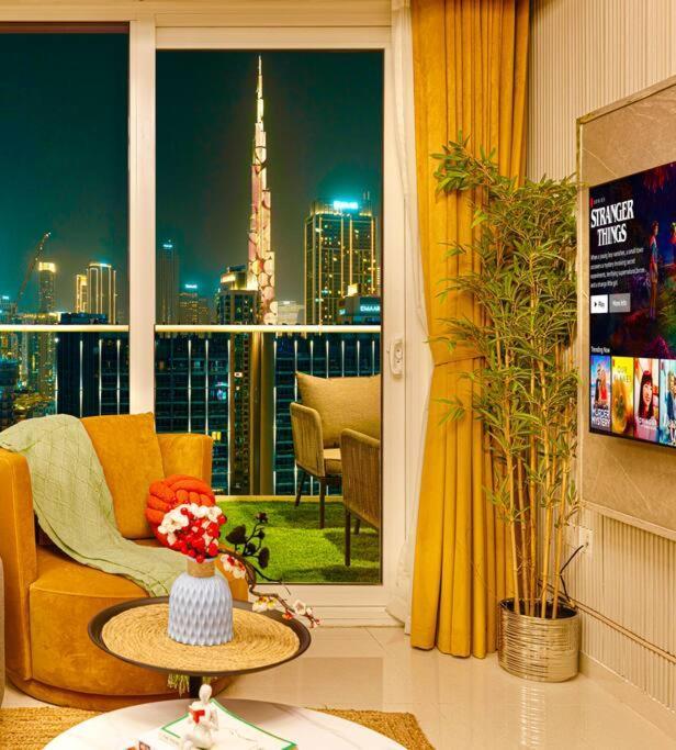 Gorgeous 2br With Full Burj Khalifa View, 5 Mins From Mall * Dubai