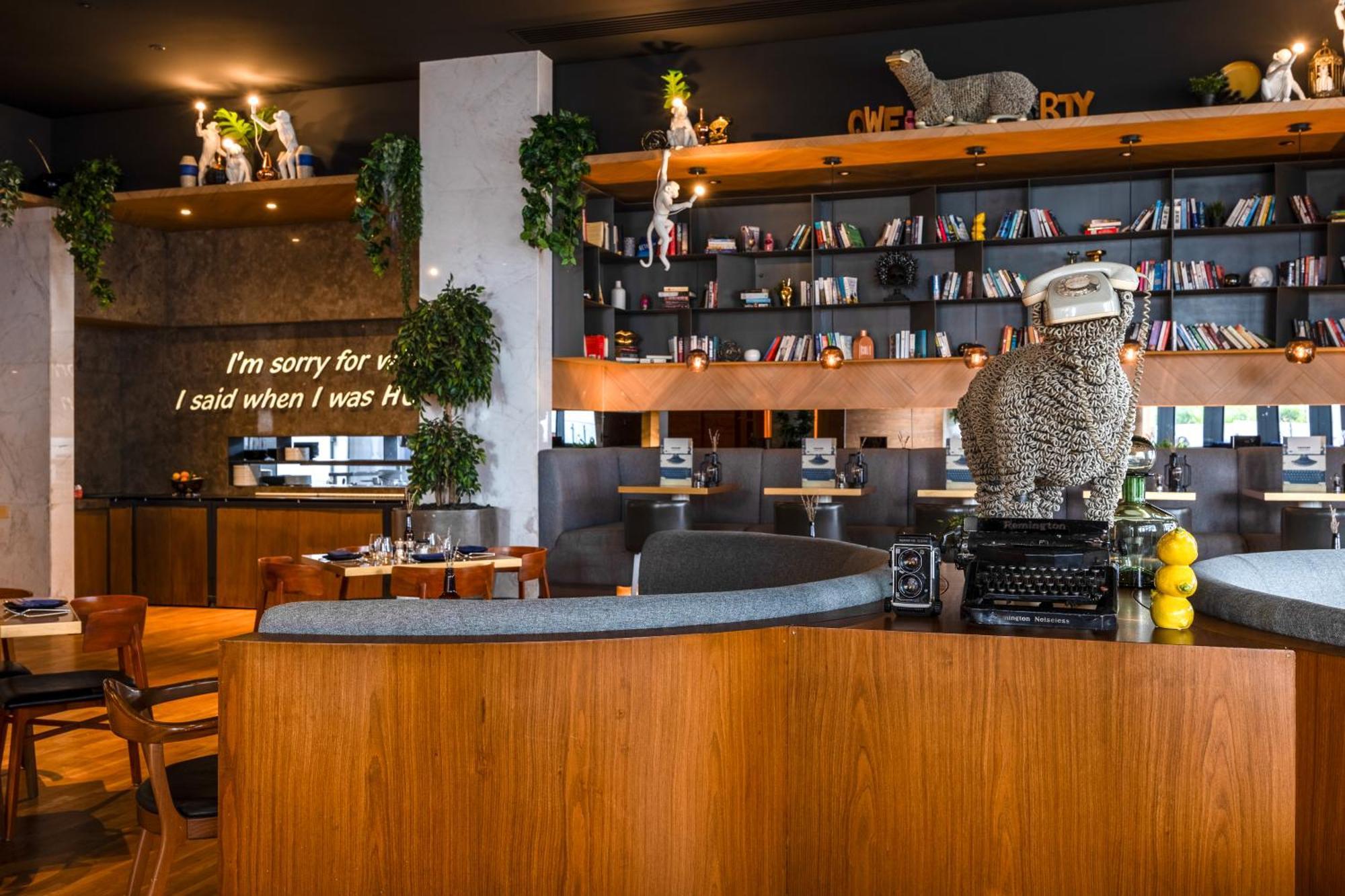 Media One Hotel 4*
