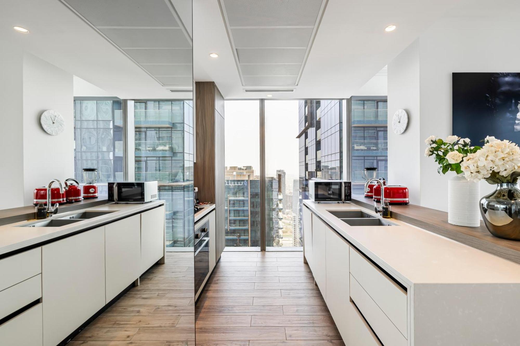 Fantastic 2beds High Floor Marina Gate 3 Dubai