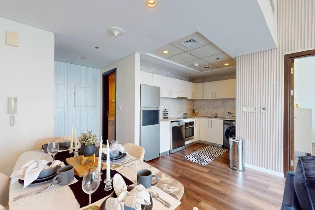 Spacious 1 Bedroom Marina View Appartamento *