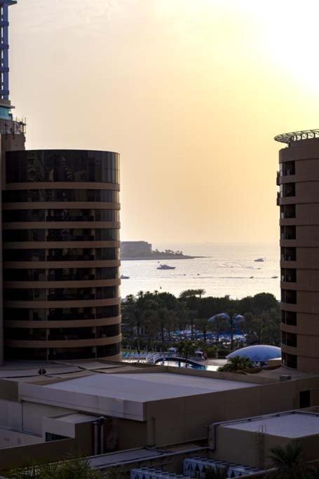 Apartamento Vacation Friendly View Luxury 1bedroom- Walk To & Mall Dubái