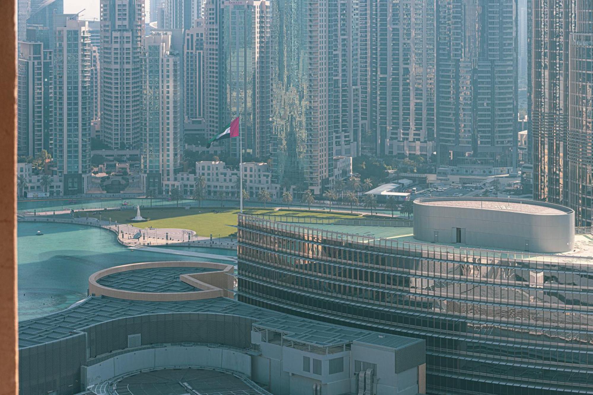 Luxury Connected To Mall-khalifa View