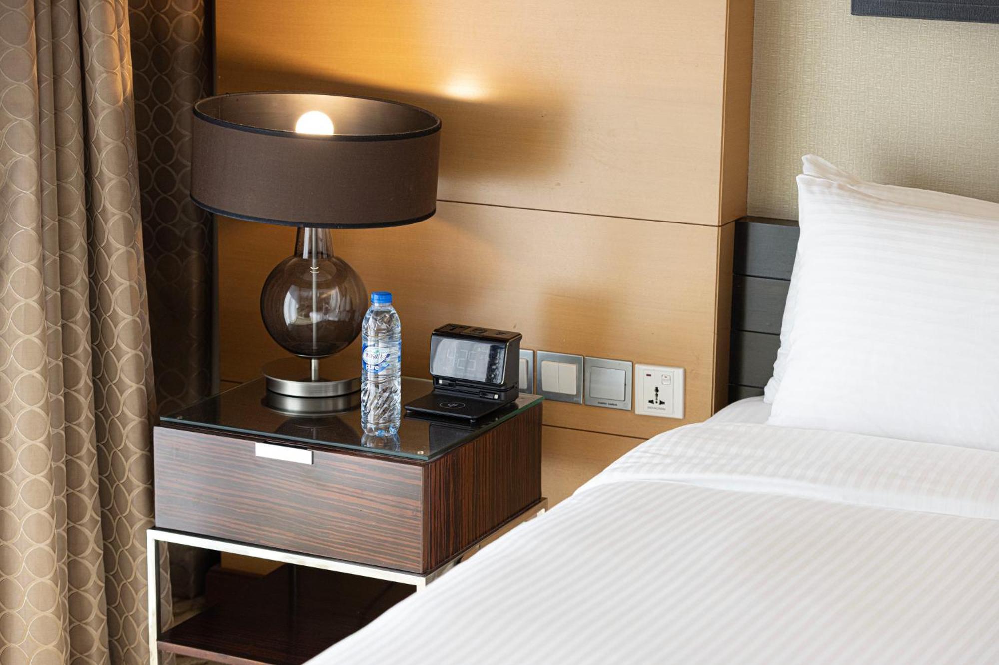 Luxury Connected To Mall-khalifa View