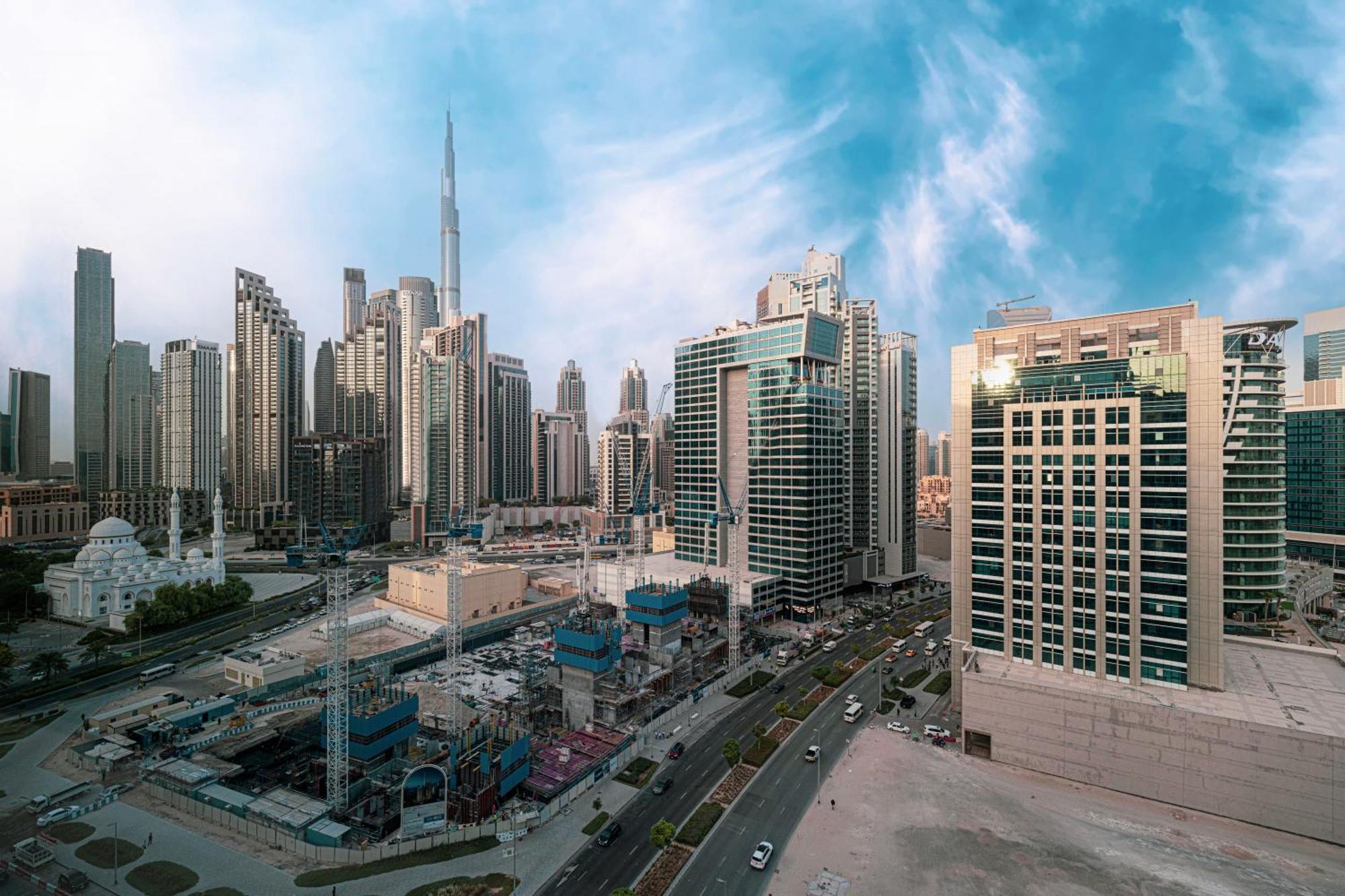 Next'house - Downtown Views Host