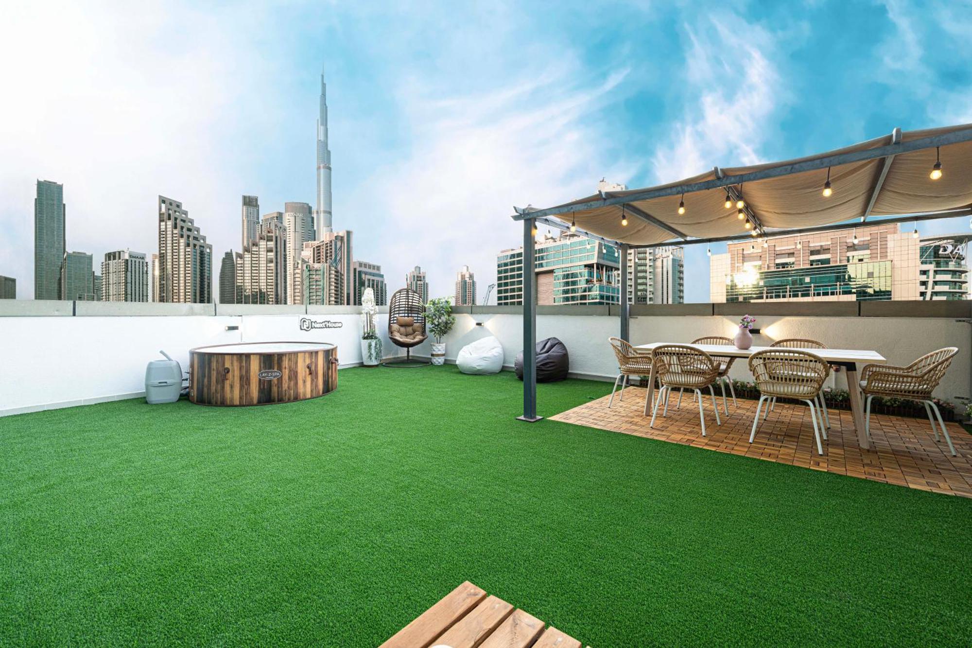 Next'house - Downtown Views Host *