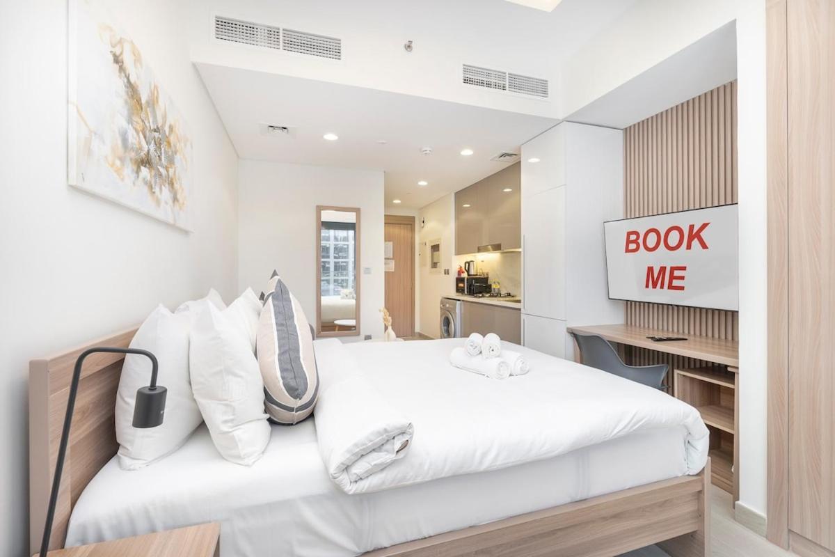 Lovable Studio With Street View At Azizi Riviera In Meydan One Dubai