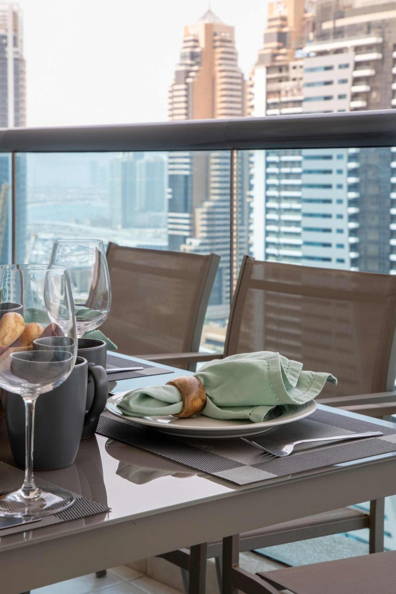 Frank Porter - Time Place Tower Appartement Dubai