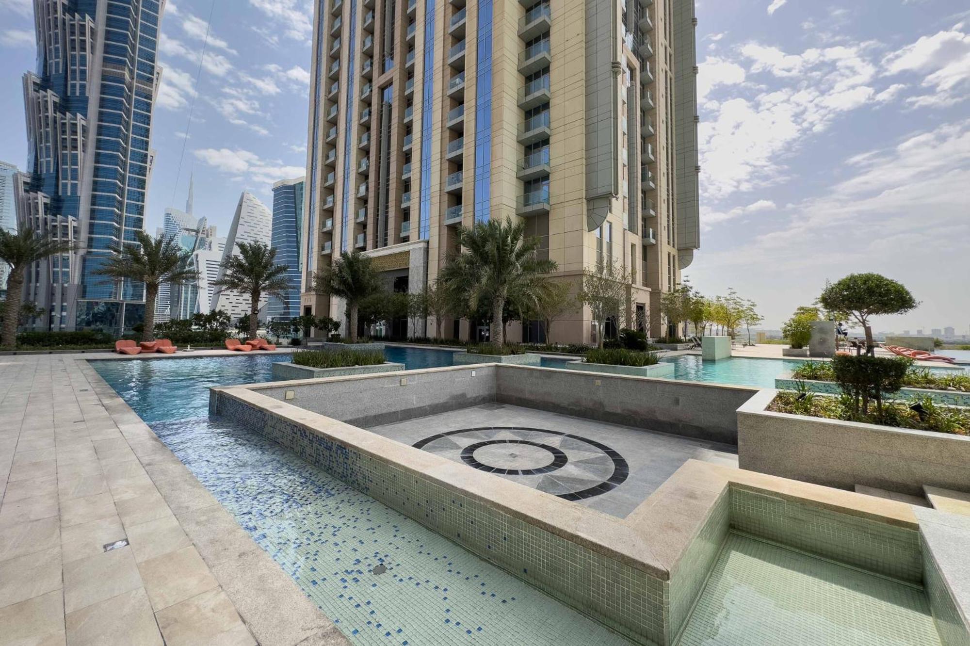 Fabulous Canal Views Al Habtoor Dubái