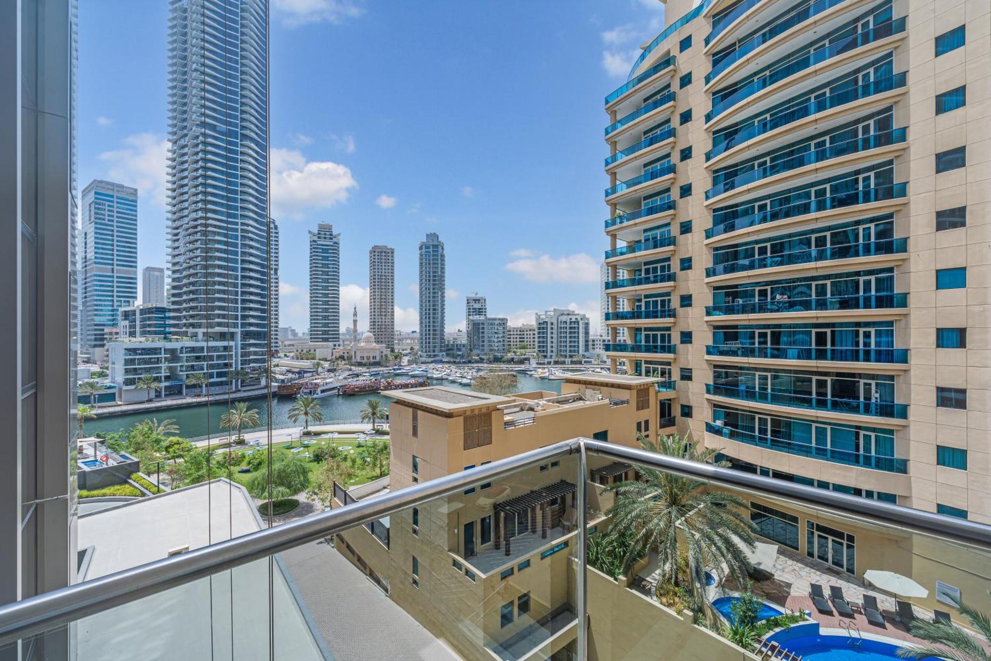 Walk To Jbr I Marina I Wi-fi Appartement