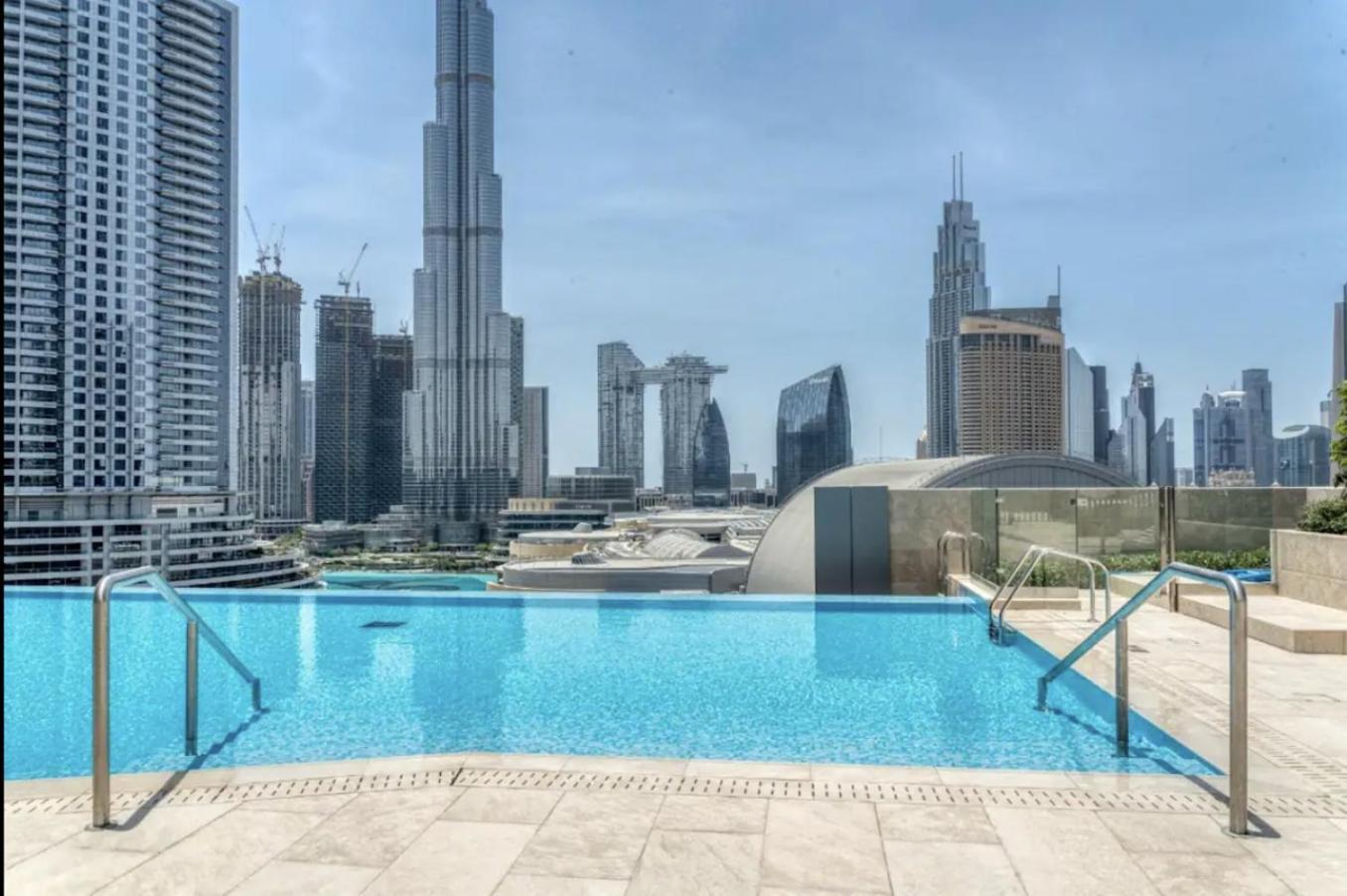 Burj View Infinity Pool - Mall Connection * Dubaï