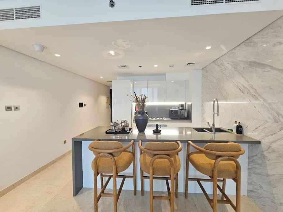 Apartment #025 Tranquil Furnished 1br With Burj Khalifa View *