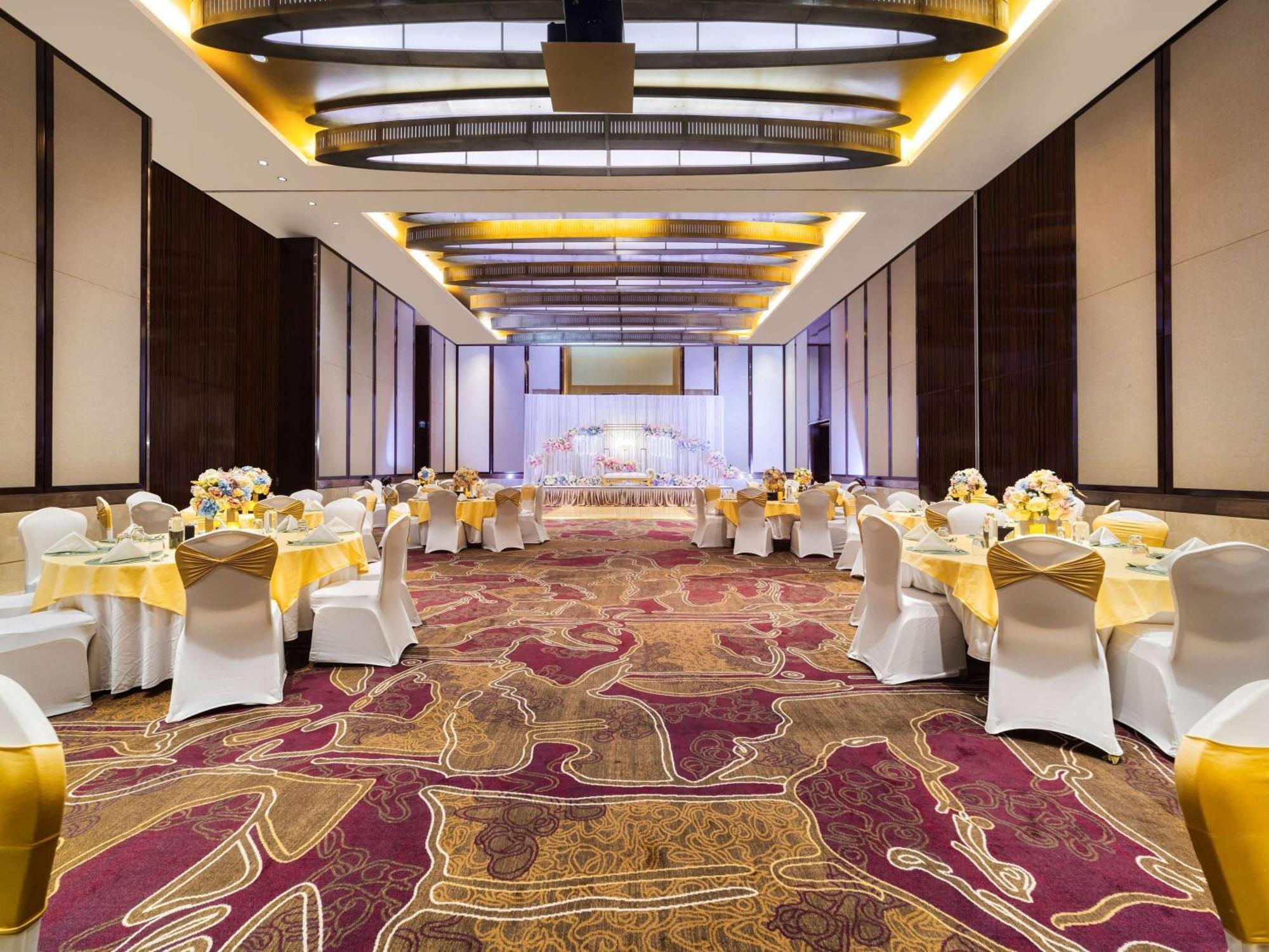 Swissotel Al Ghurair - Deira & Creek Hotel 5*