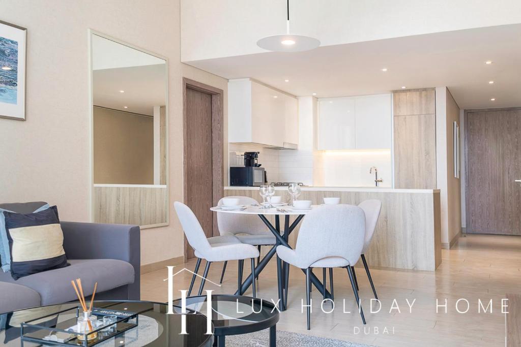 Apartemen Lux Contemporary With Full Marina View 3 Dubai