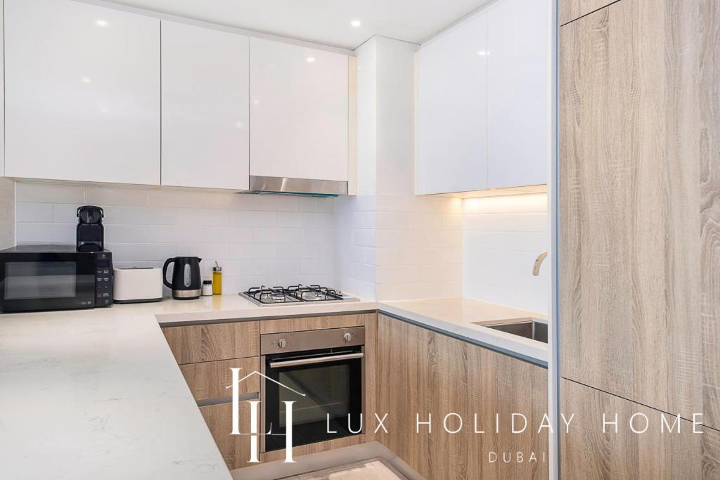 Apartemen Lux Contemporary With Full Marina View 3 Dubai