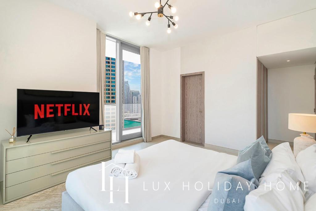 Apartemen Lux Contemporary With Full Marina View 3