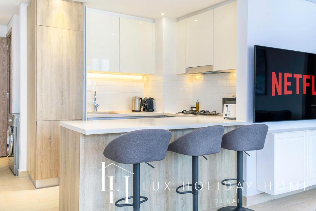 Lux Contemporary With Full Marina View 6 Dubai
