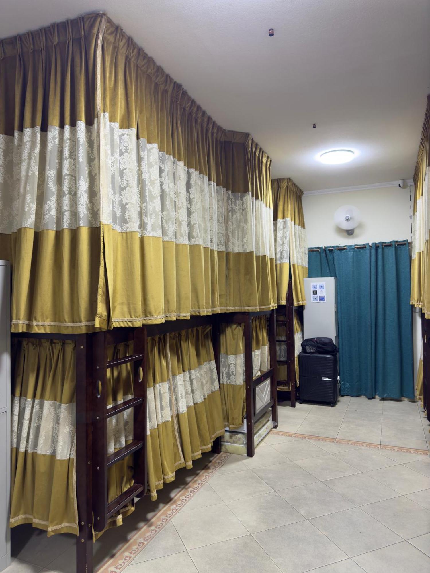 Apartamento Sarjak's Mankhool *