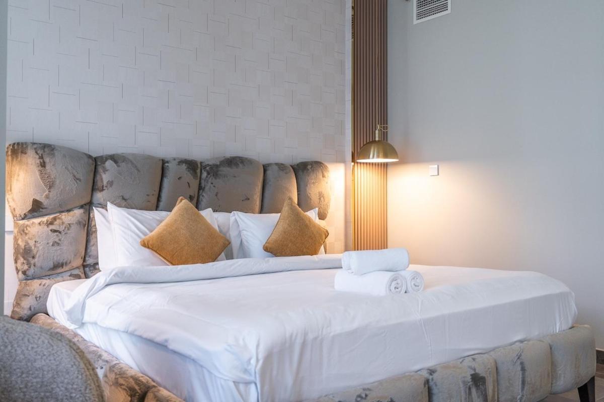 Apartamento Incredible 3-bed With Marina Views! Dubai