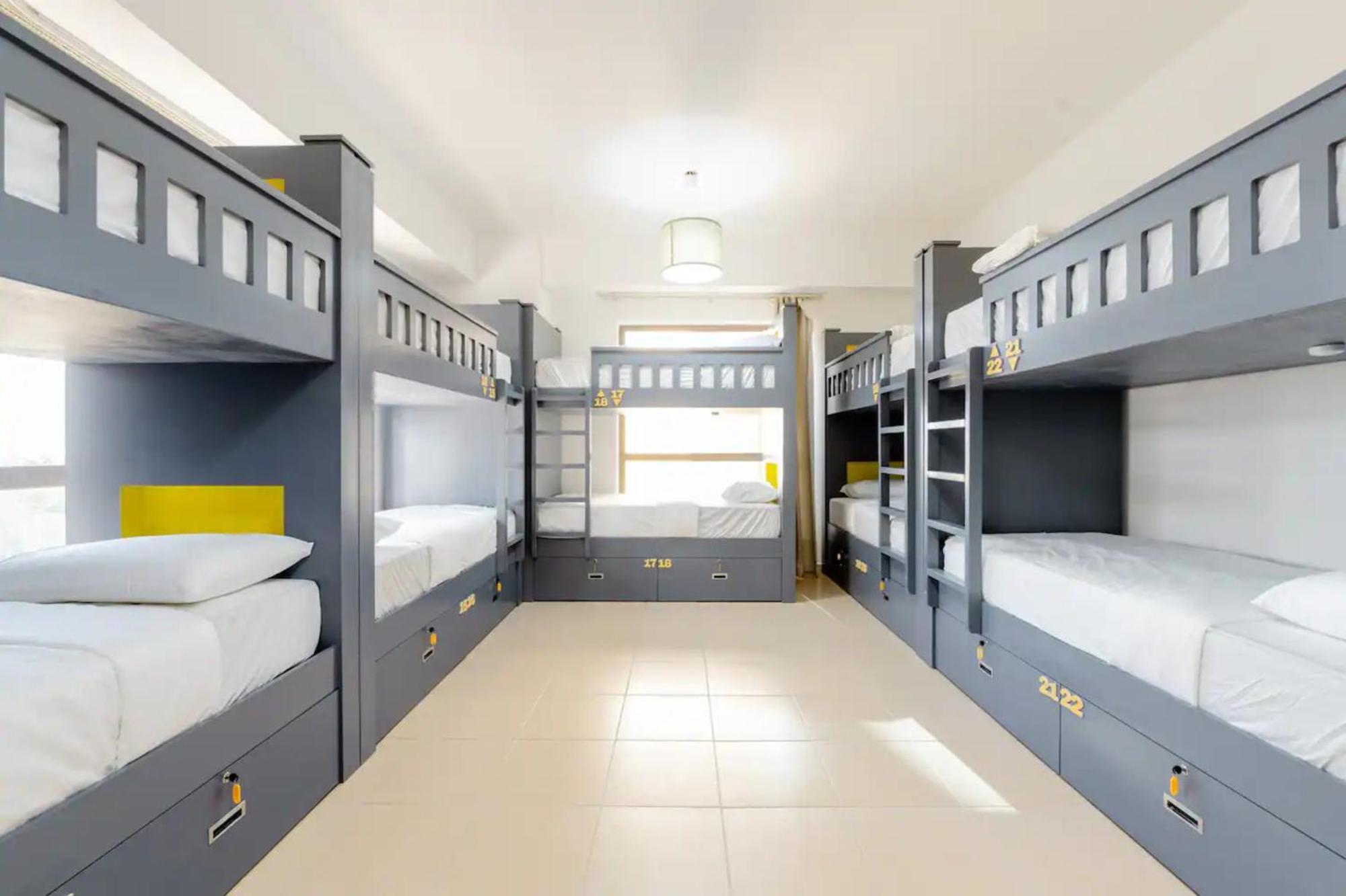 Moonlight Jbr Hostel