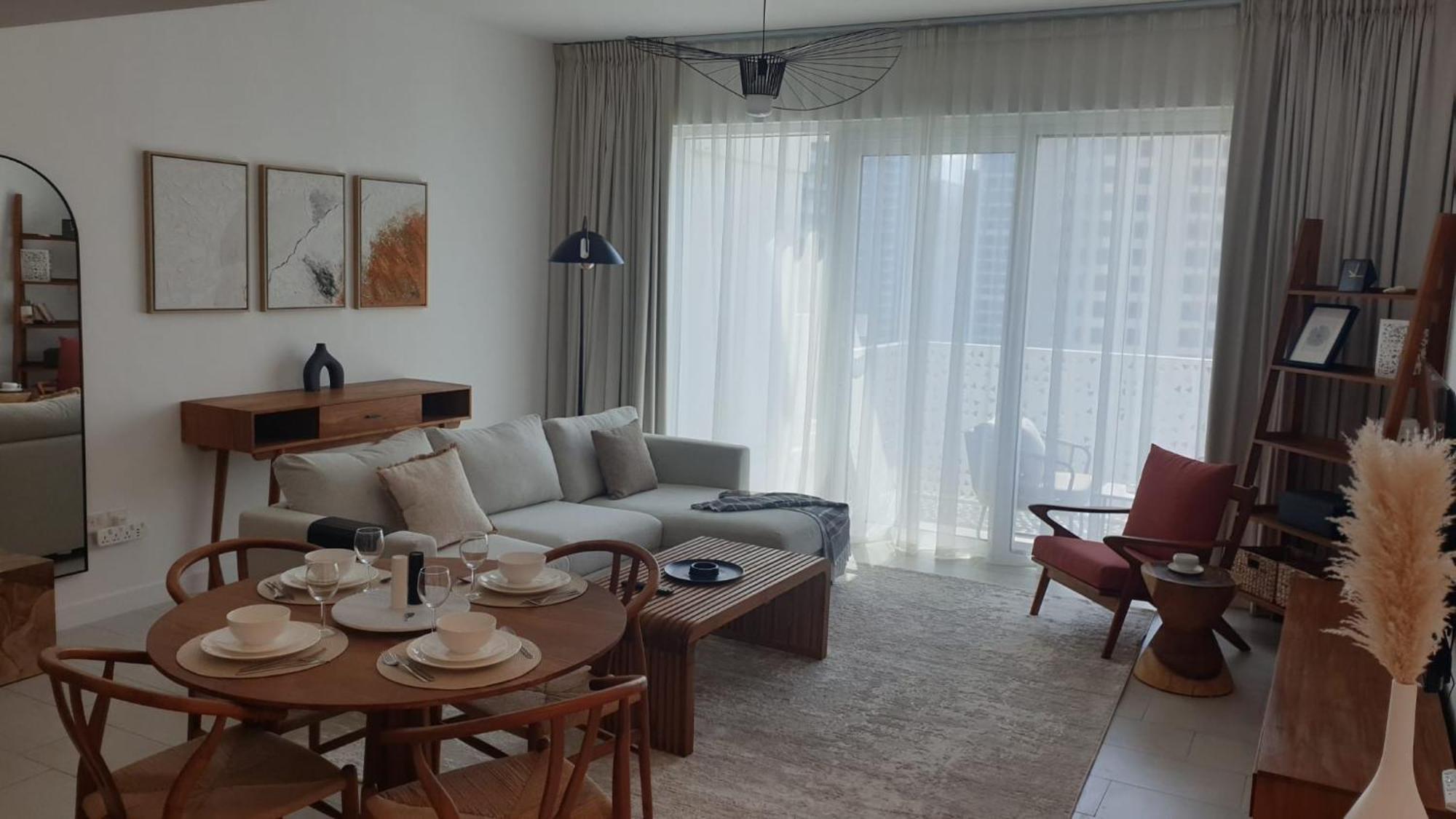 Appartamento La Vie, Jbr
