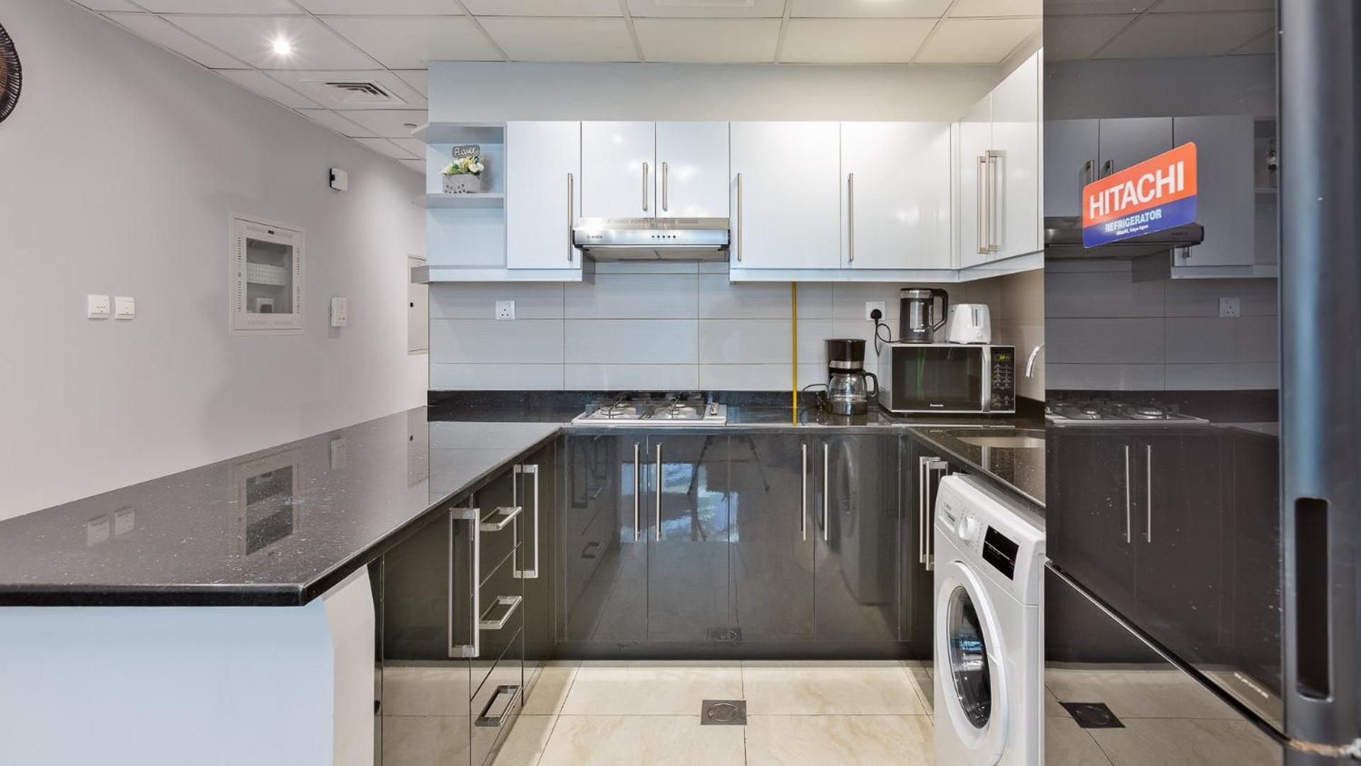 Easemytrip - Elegant Canal-view 1br In The Heart Of Appartement Dubaï