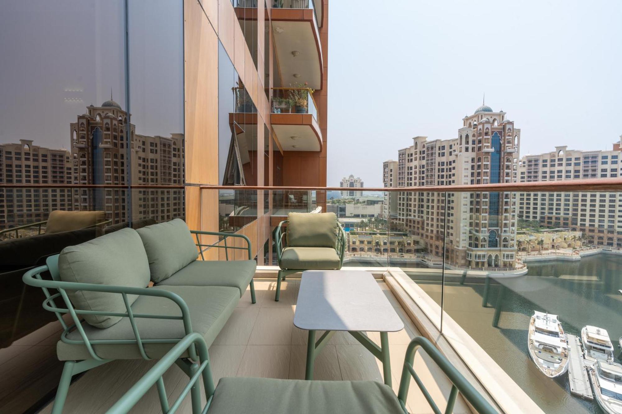 Tiara Residences - Luxurious Marina Living In Palm Jumeirah Dubái
