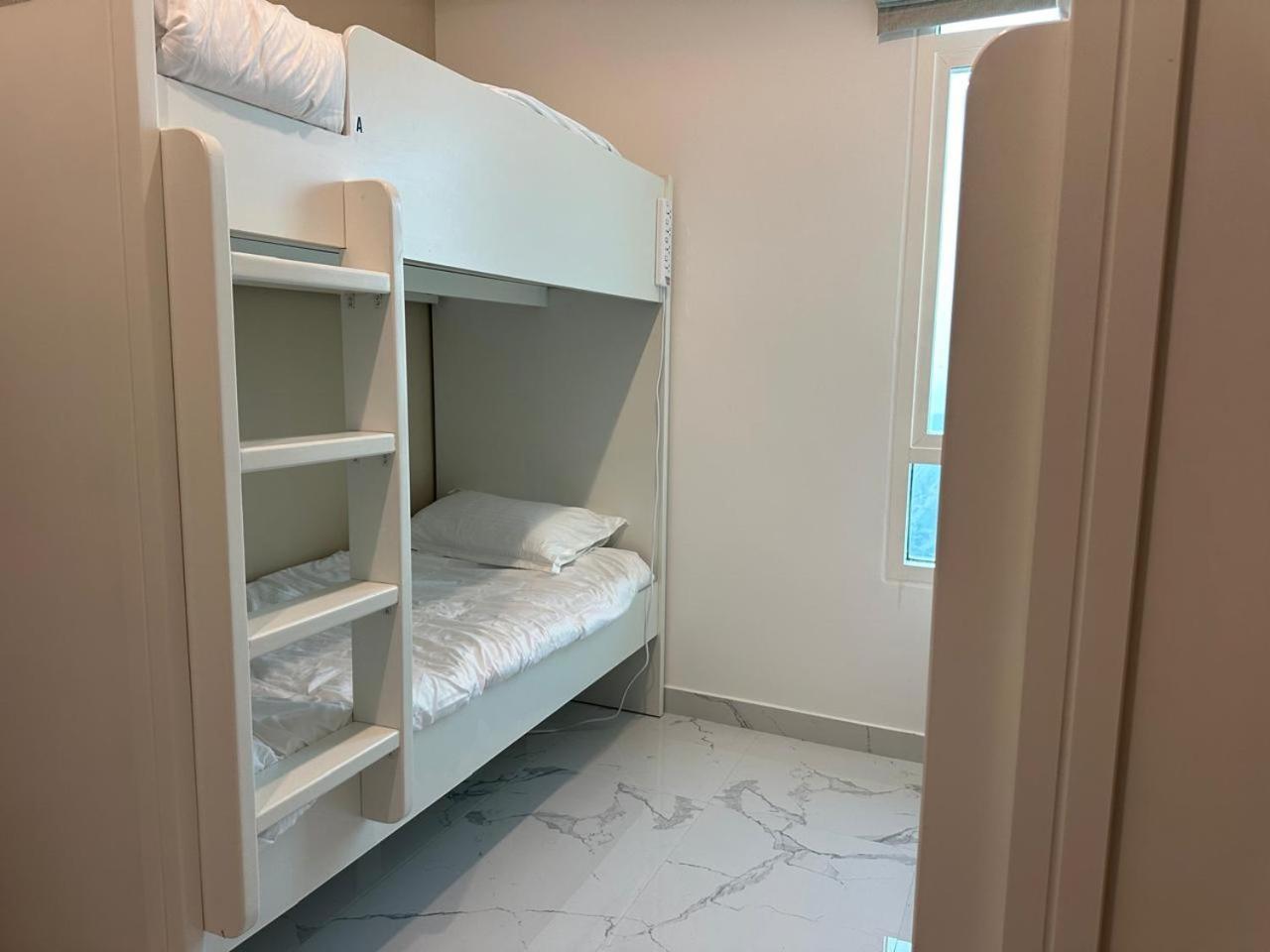 Perla - Marina Hostel *
