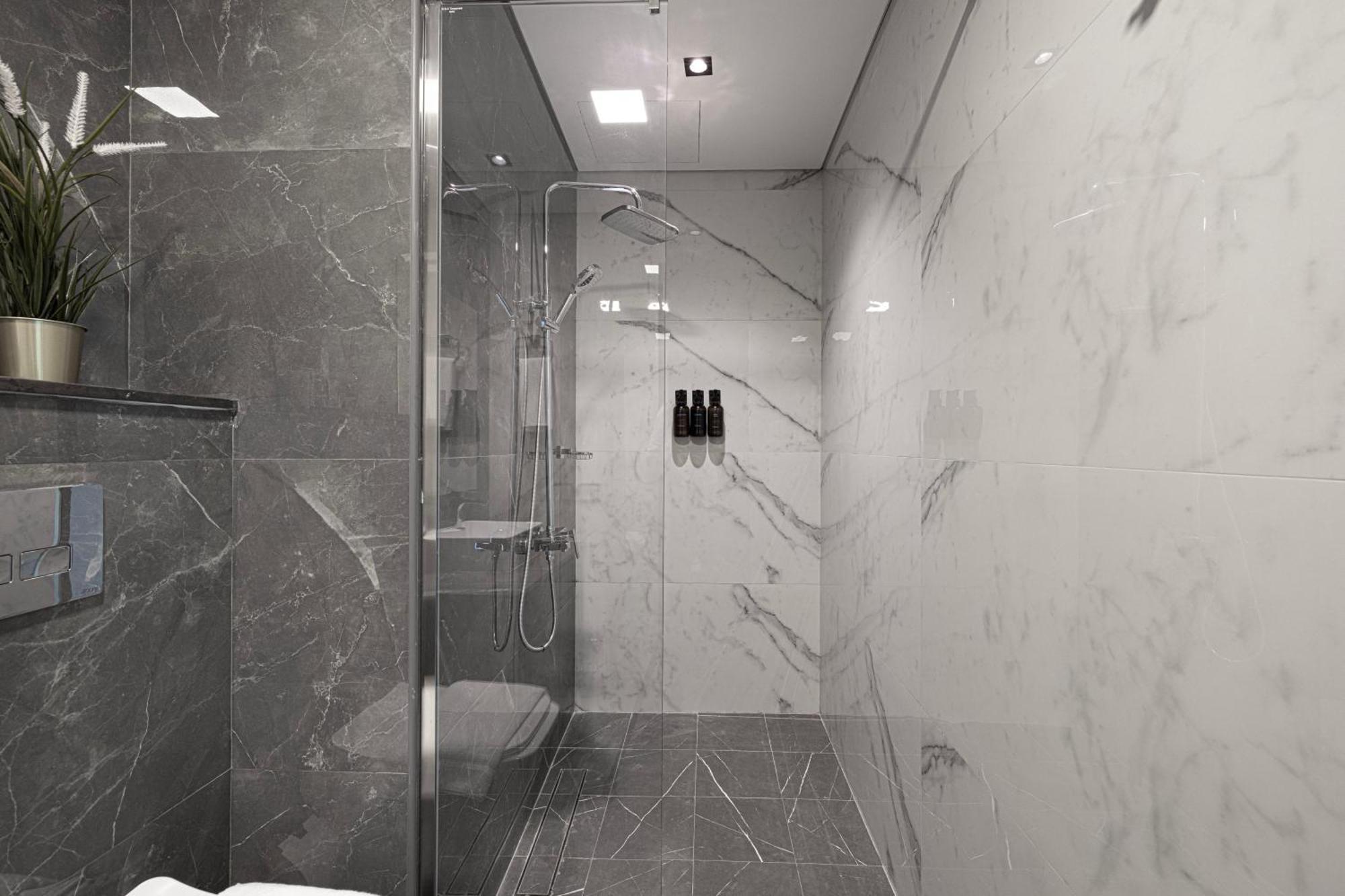 Apartamento New Serene 1br With Pool & Sauna *