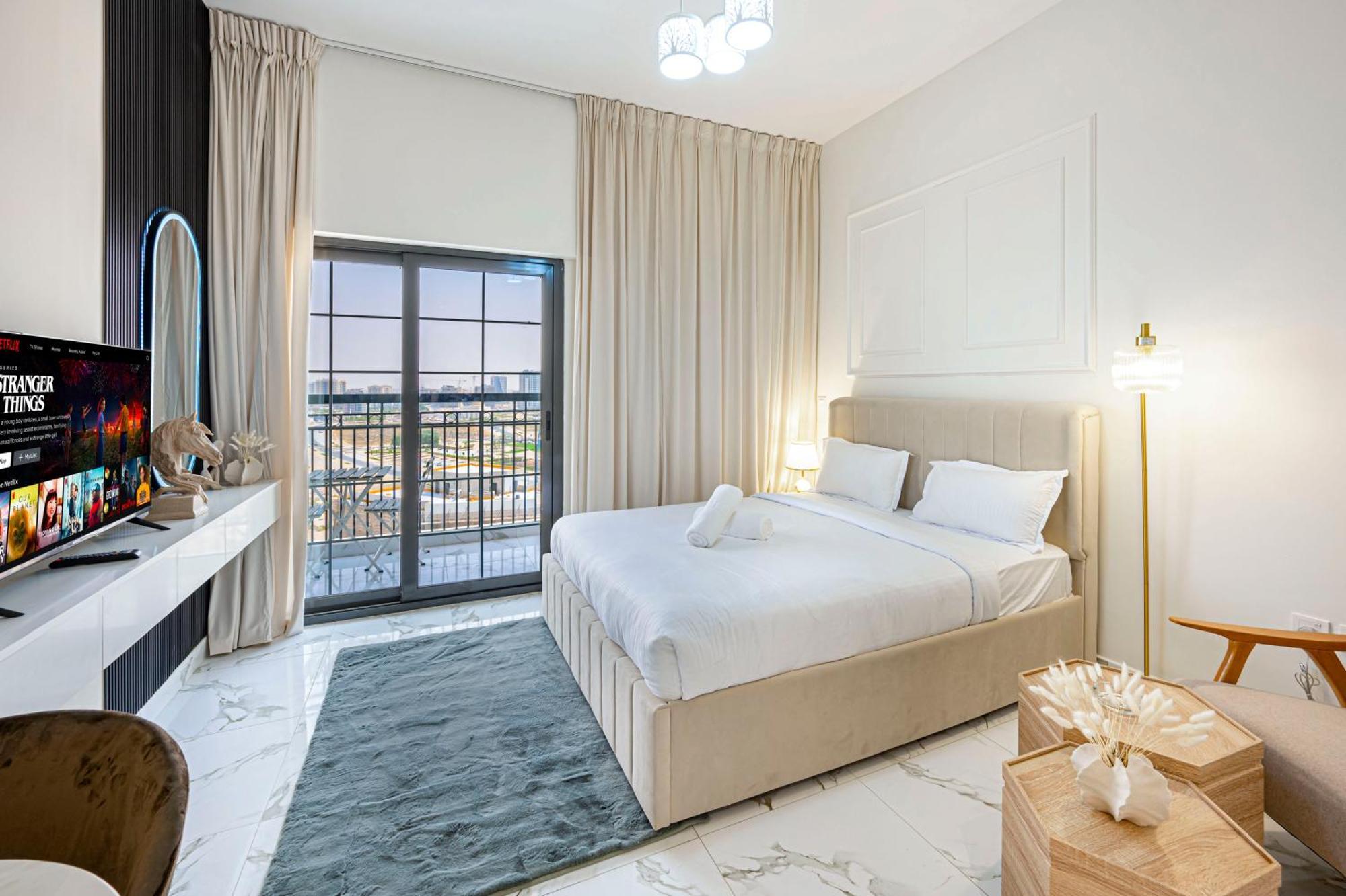Apartment Urban Getaway In Dubailand Dubai