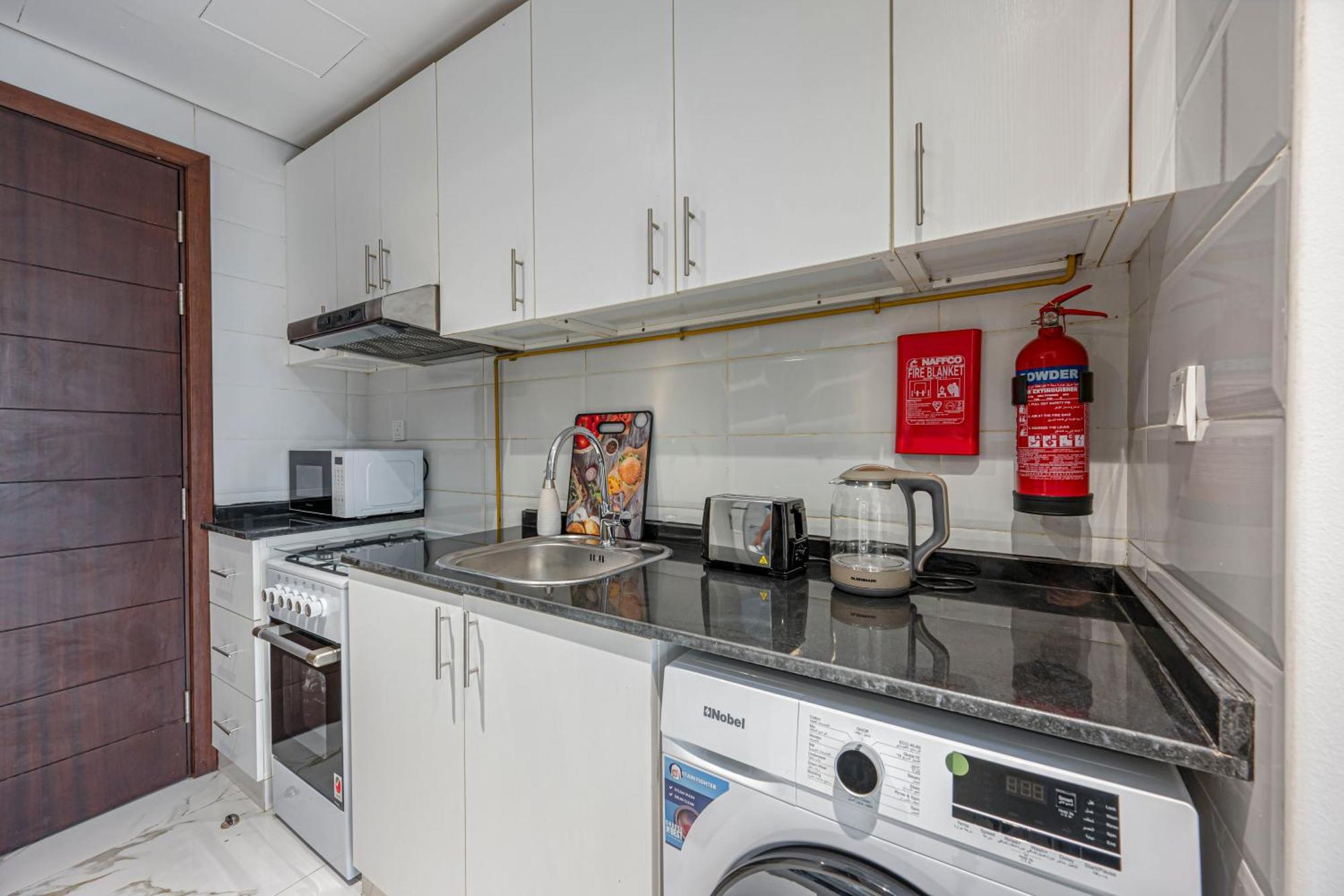 Apartment Urban Getaway In Dubailand Dubai