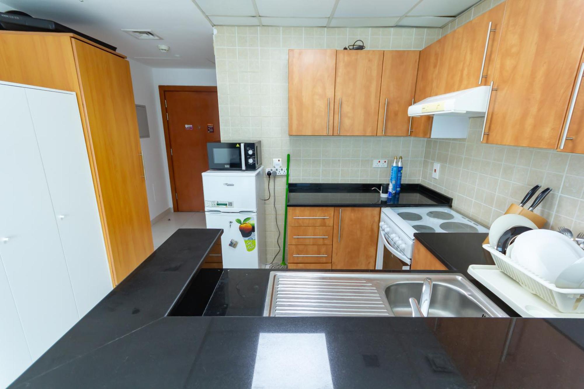Deluxe For Rent At Marina View Towers * Dubái