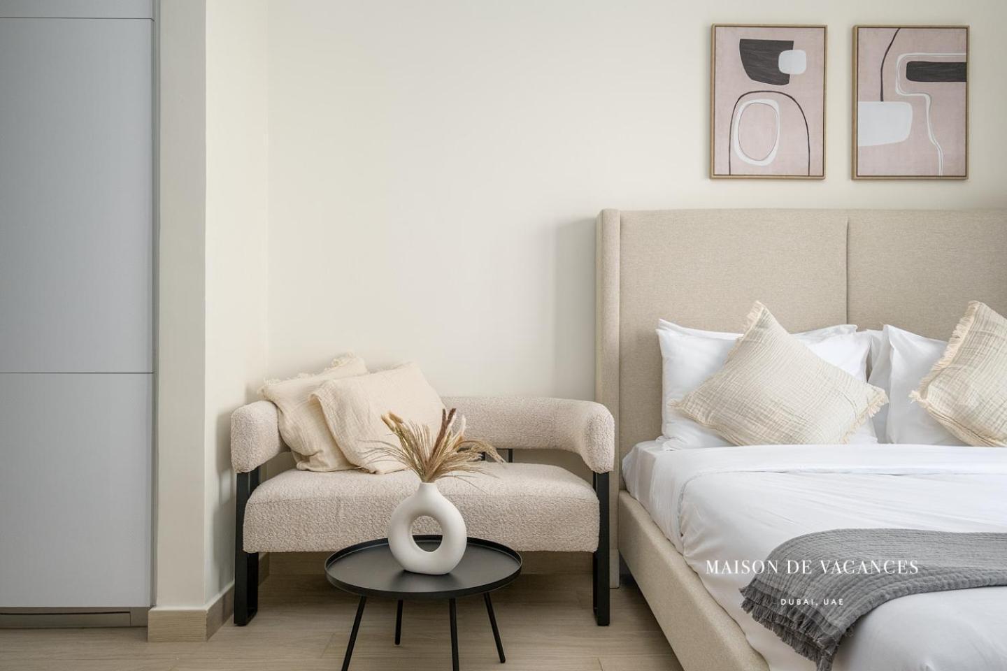 In Azizi Riviera 10mins From Mall Apartment