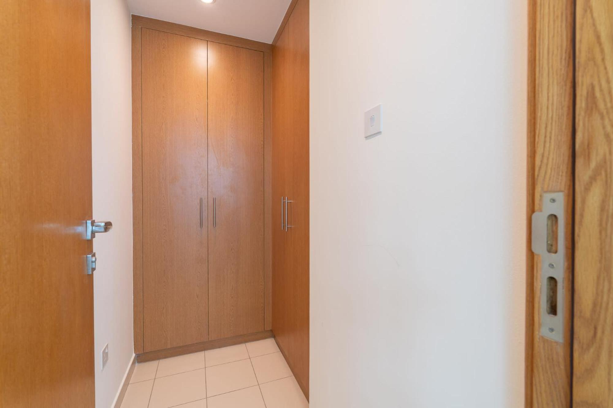 Glorious With Easy Access In Bay Square 9, Business Bay Apartamento *