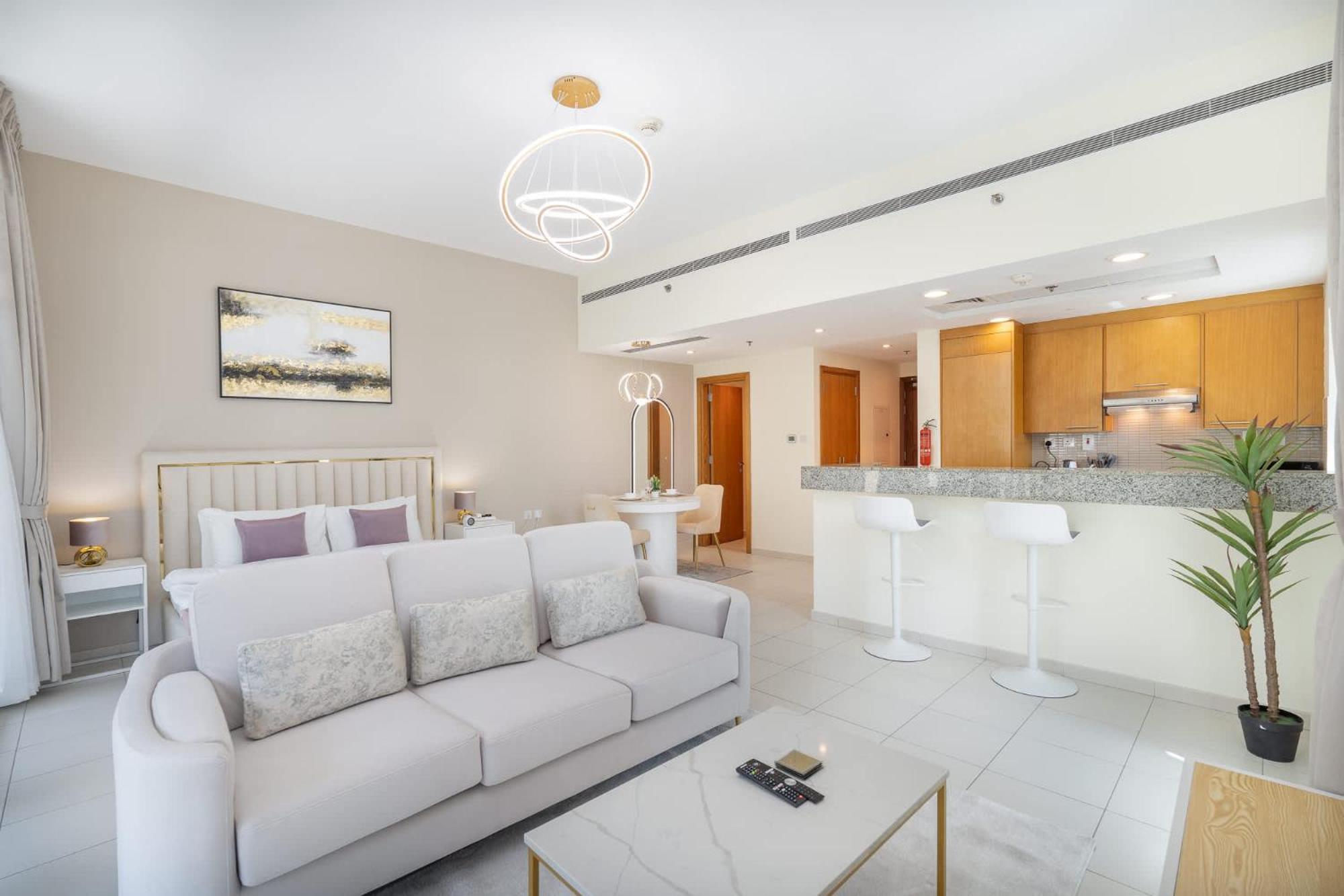 Glorious With Easy Access In Bay Square 9, Business Bay Dubái