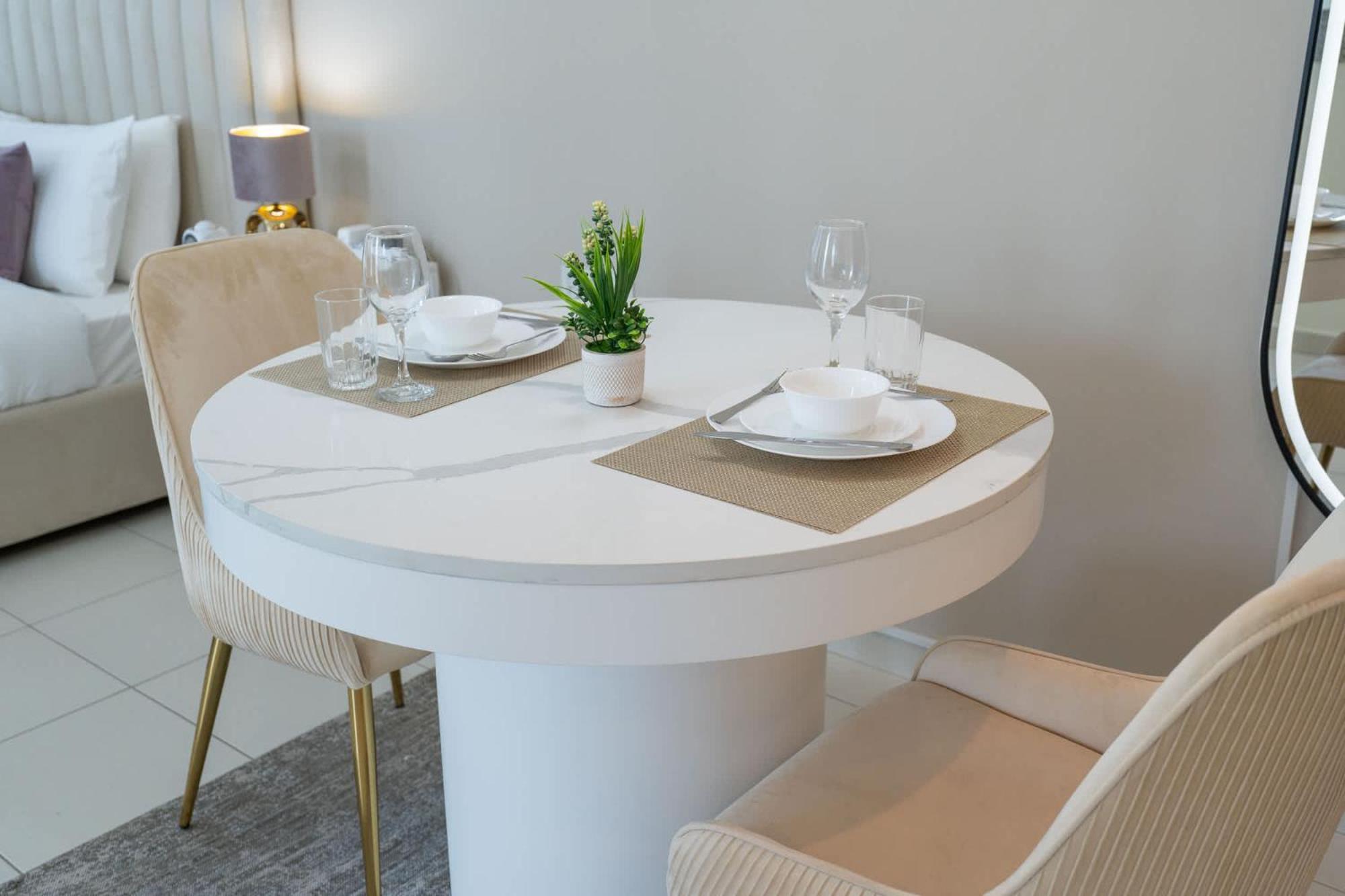 Glorious With Easy Access In Bay Square 9, Business Bay * Dubái