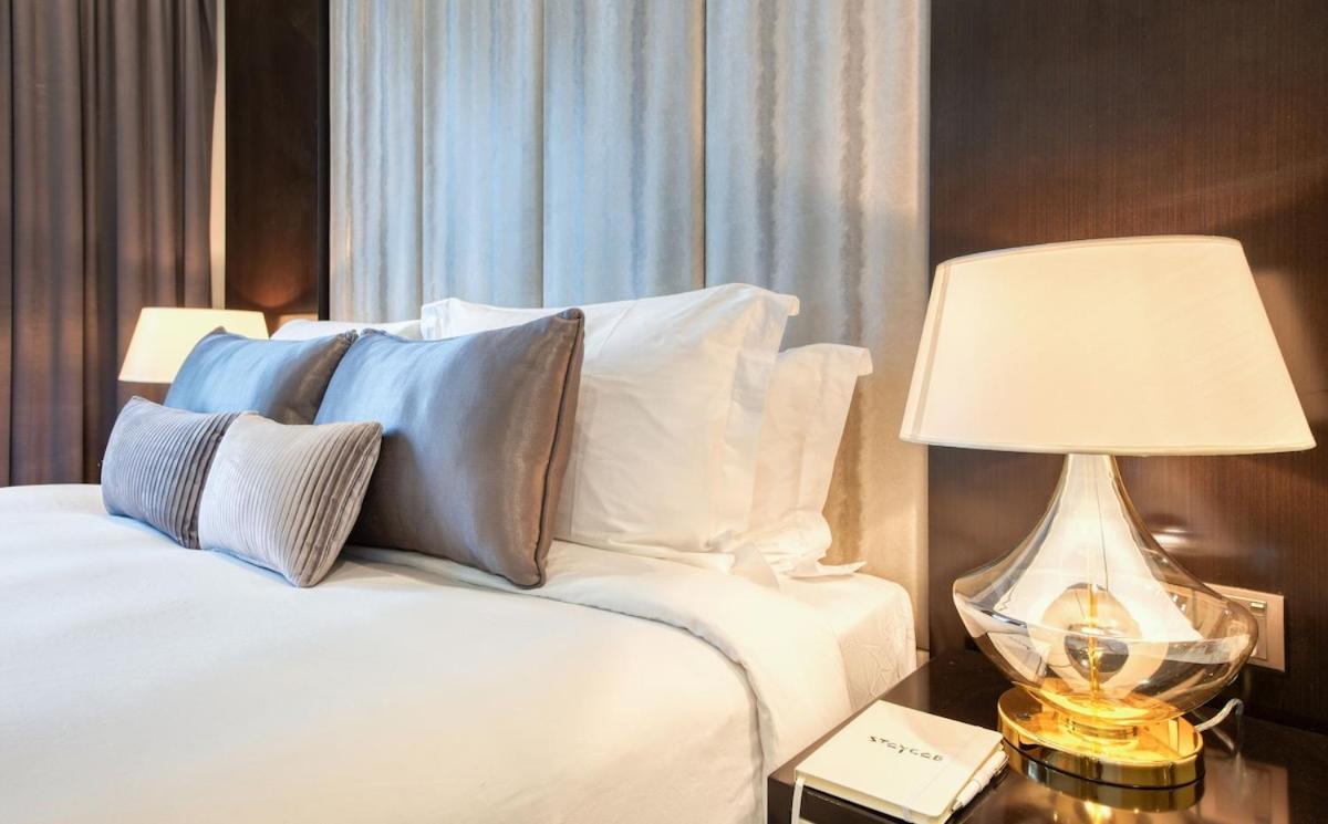 Apartamento Burj Khalifa View! 2 Bedroom Luxe With 4 Minute Walk To Mall! Pool And Sauna Access!