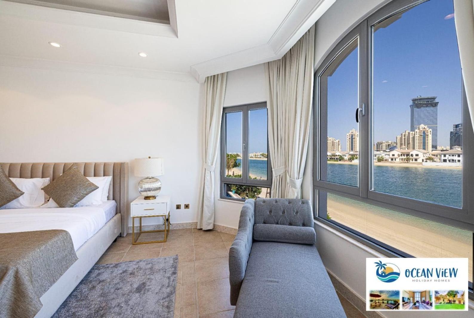 Beachfront Luxury 5 Bedroom And 1 Maids Room, Private Pool And Direct Access, Palm Jumeirah Villa Dubái