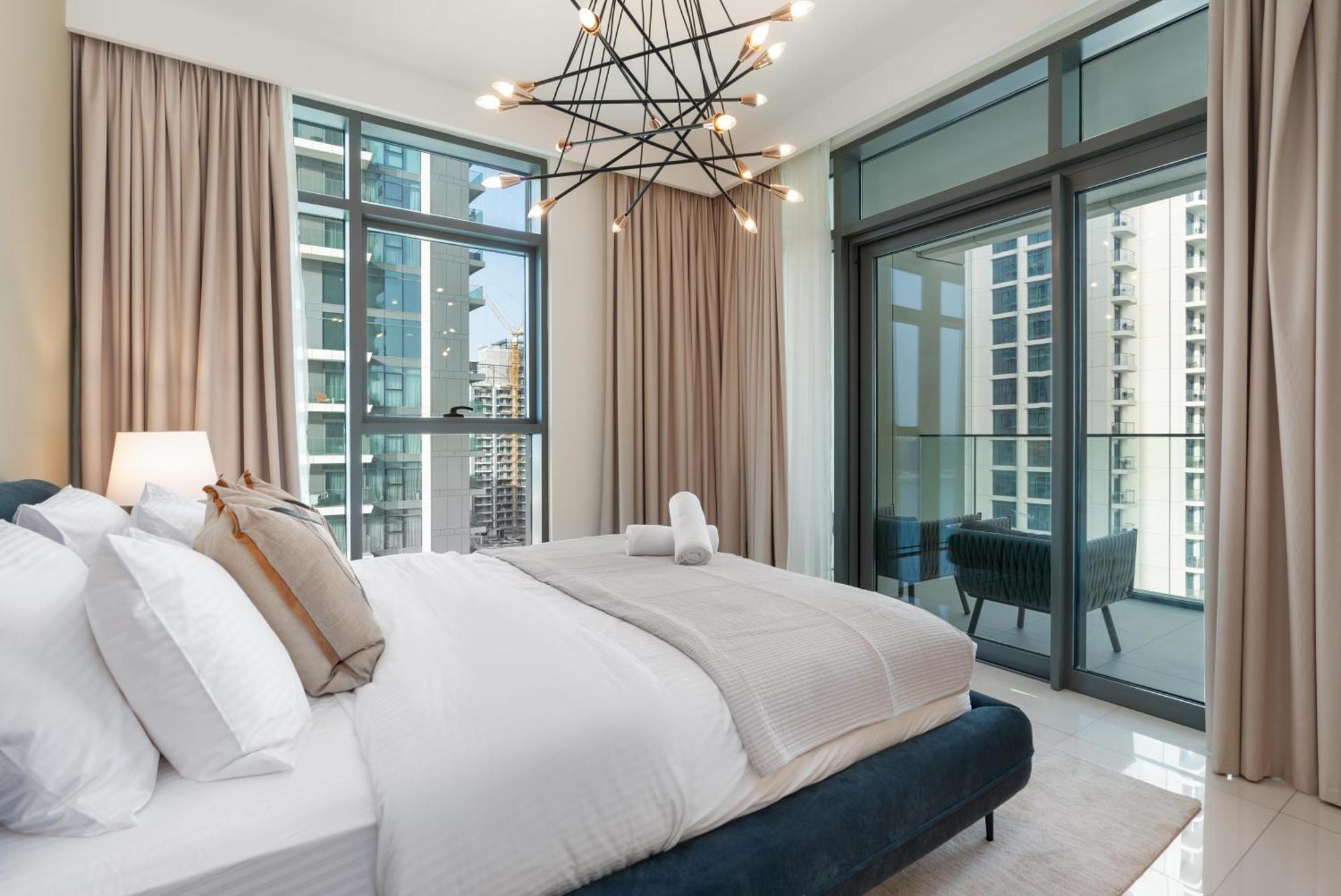 Vista 1 - Beachfront Stunning - Full Sea Views *