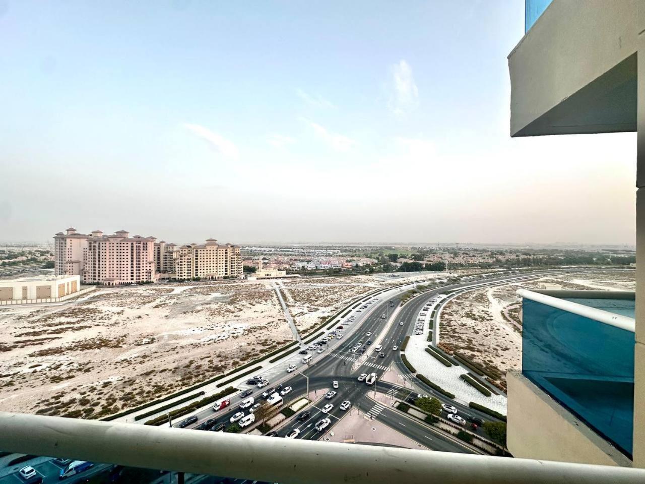 Amazing In The Crescent A Tower Impz Lägenhet Dubai
