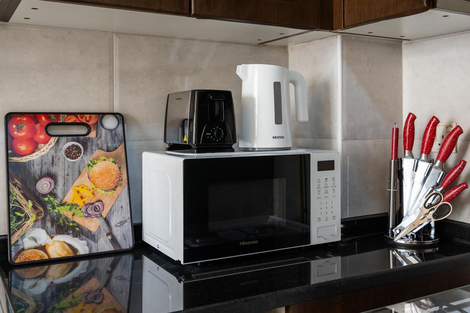 Bright And Airy In Silicon Oasis *