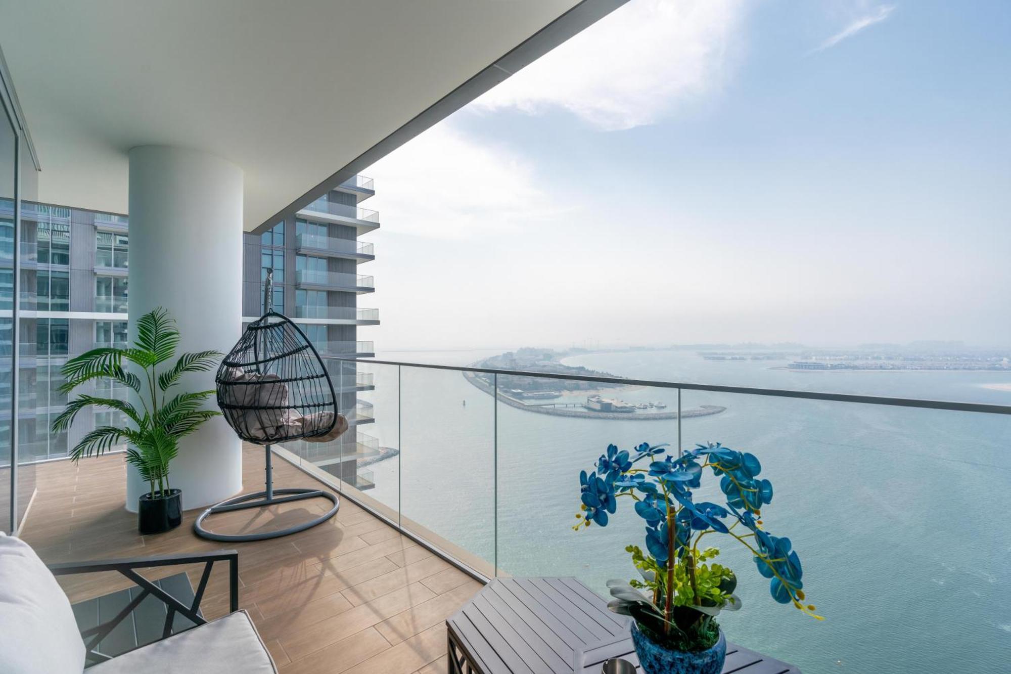 Isle Tower 2 - Beachfront Stunning - Full Sea Views *